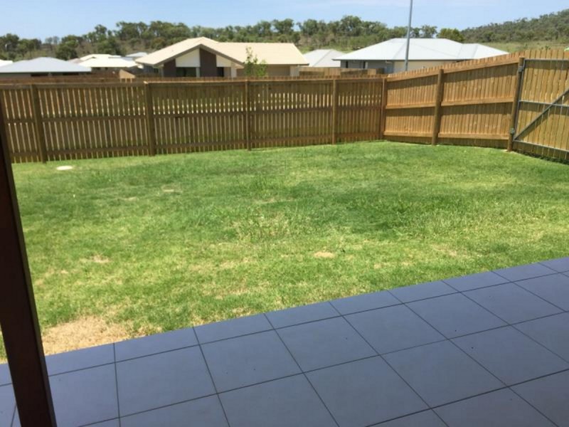 8 Virginia Drive, Parkhurst QLD 4702